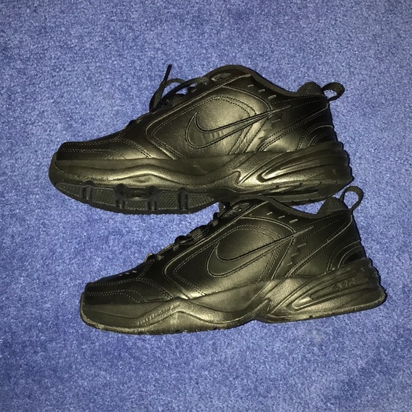 Nike black shoes - Picture 9 of 10